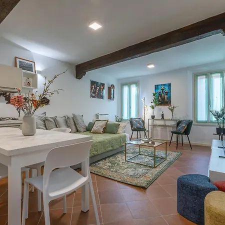 Guesthost - Charming Int - 4 Appartamento *